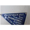 Image 3 : Metal International Clothes Sign