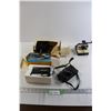 Image 1 : (4) Old Cameras - Polaroid, Canon