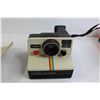 Image 5 : (4) Old Cameras - Polaroid, Canon