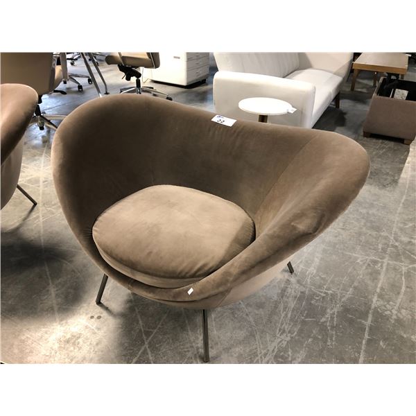 CHAMPAGNE FLUTED LOUNGE CHAIR, 48" W