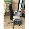 Image 2 : HAWORTH FERN GREY/BLACK ADJUSTABLE TASK CHAIR, NO HEADREST