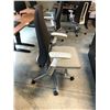 Image 2 : HAWORTH FERN GREY/BLACK ADJUSTABLE TASK CHAIR, NO HEADREST