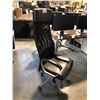 Image 2 : BLACK MESH HI-BACK LOOP-ARM EXECUTIVE CHAIR