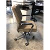 Image 2 : GLOBAL TAN MID-BACK EXECUTIVE CHAIR