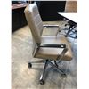 Image 2 : GLOBAL TAN MID-BACK EXECUTIVE CHAIR