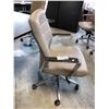 Image 2 : GLOBAL TAN MID-BACK EXECUTIVE CHAIR