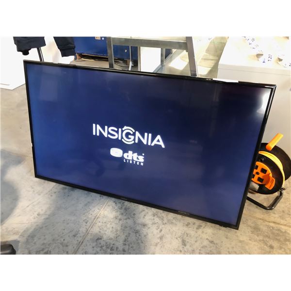 INSIGNIA 55" LCD TV MODEL NS-55D55ONA15, HAS REMOTE