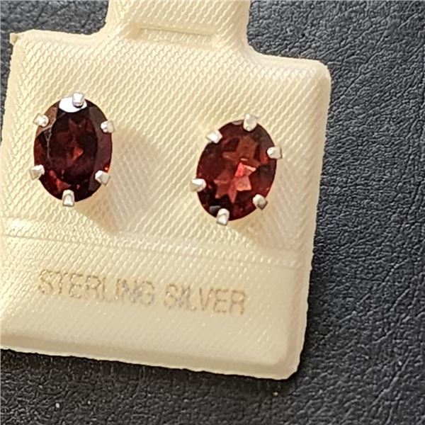 Silver Garnent Earrings (~Size 0) (~length 0 inches), Suggested Retail Value $150