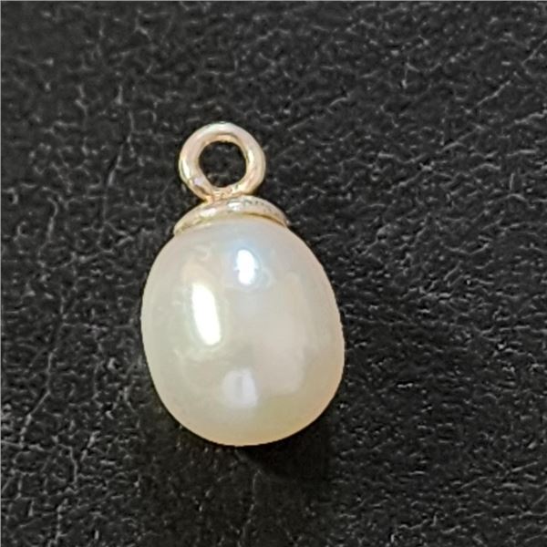 Silver F.W. Pearl Pendant (~Size 0) (~length 0 inches), Suggested Retail Value $60