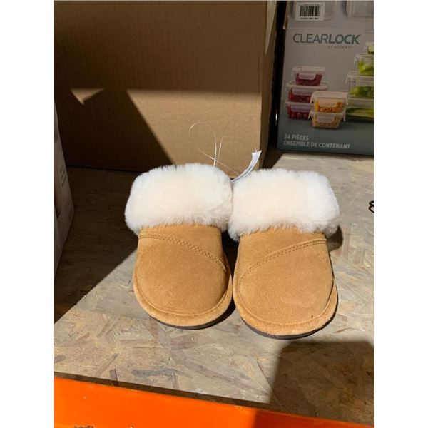 Nuknuuk Ladies Leather Slippers Size 6