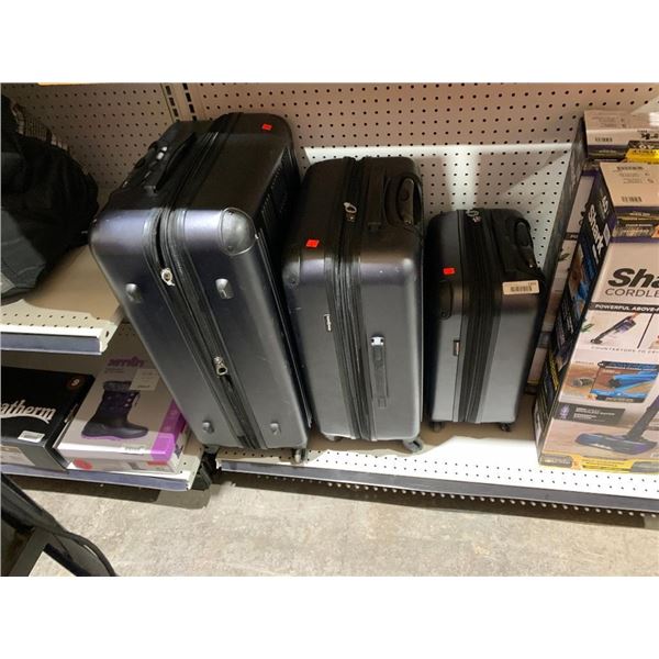 Set of 3 Swiss Gear Nesting Hard Shell Suitcases on casters