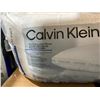 Image 2 : Lot of 2 Calvin Klein Standard Queen Size Pillows