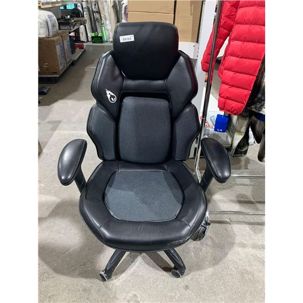 Black Gaming Chair