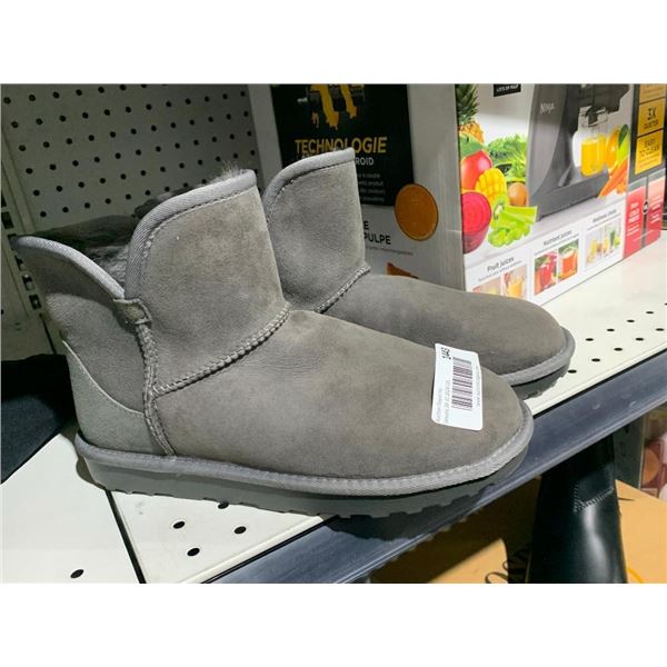 Grey Ladies Sherling Boots Size 7