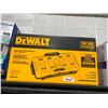 Image 1 : Dewalt multi-port fast charger