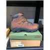 Image 2 : Keen Pyrenees hiking boots, womens size 10