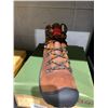 Image 3 : Keen Pyrenees hiking boots, womens size 10