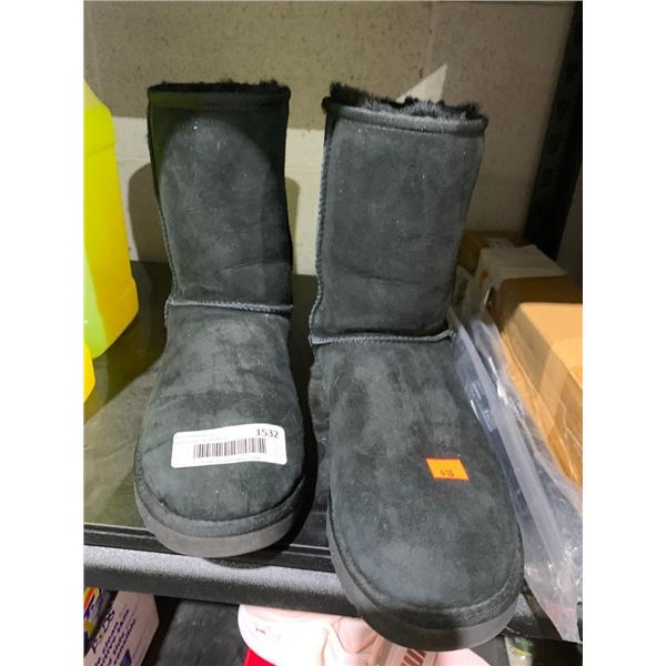 Womens UGG boots size 10