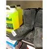 Image 2 : Womens UGG boots size 10