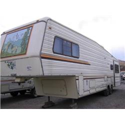 *1986 Teton 5Th Whell Trailer, Cream, Vn# 1T9300T26G1067663