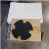 Image 3 : LOT OF NEW 20 IN 3M BURNISH PADS, SQAURE 20X14 INCH PADS, AND SMALL BLACK PADS