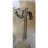 Image 1 : 58 INCH ROOF BARS AND PAIR OF SKI MOUNTS