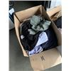 Image 2 : LOT OF ADULT SIZE MEDIUM CLOTHING APPROX 57 PIECES 37 LBS