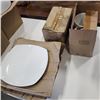 Image 2 : LOT OF ROOTS PORCELAIN TABLE WARE