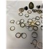 Image 2 : LARGE LOT OF ASSORTED RINGS