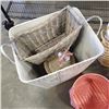 Image 2 : LOT OF WICKER BASKETS AND HAMPERS