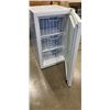 Image 2 : SALTON MINI FRIDGE - WORKING