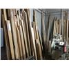 Image 1 : LARGE GROUP OF ASSORTED WOOD TRIM LENGTHS