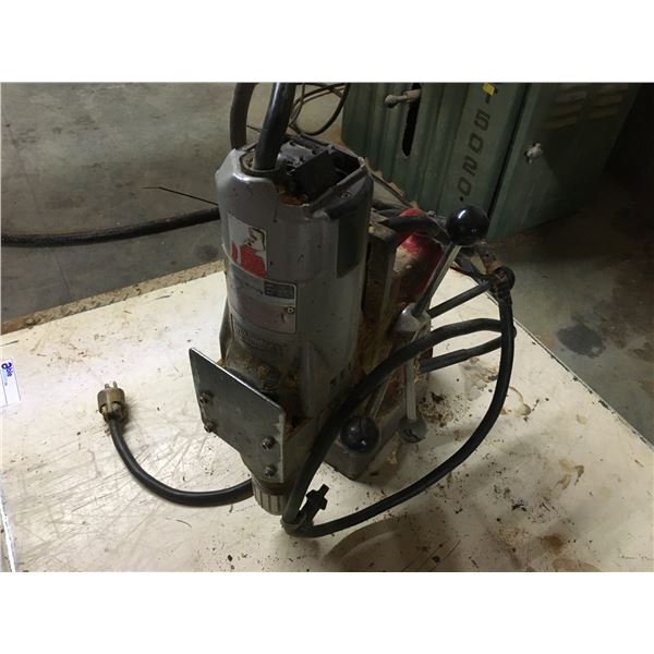 MILWAUKEE HEAVY DUTY MAGNETIC BASE DRILL