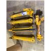 Image 1 : 5 YELLOW PORTABLE HYDRAULIC RAMS