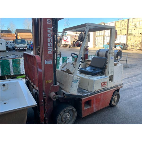 *LD* NISSAN 60 (CRGH02F30V) 5300LB PROPANE FORKLIFT, 3 STAGE MAST, 2982.5HRS, MAX LIFT HEIGHT 187",