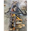 Image 1 : GROUP OF PORTABLE HYDRAULIC RAMS AND METAL FRAME STAND