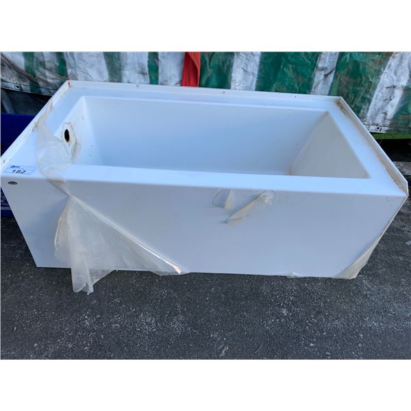 HY.TEC WHITE ACRYLIC BATH TUB - 60"W X 32"D X 21"H