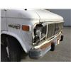 Image 5 : *R* 1993 GMC VANTURA 3500, 1 TON CUBE VAN, WHITE, 2DR, VIN 2GDJG31K7P4515801,