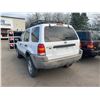 Image 2 : *TOW* *R* 2001 FORD ESCAPE XLT, 4DR SUV, WHITE, VIN 1FMYU04121KC35818,