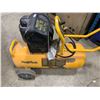 Image 2 : DEWALT D55167 AIR COMPRESSOR