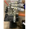 Image 2 : 3 LEVER INDUSTRIAL HYDRAULIC VALVE DIVERTER SYSTEM ON STAND