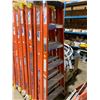Image 2 : WERNER 6' ORANGE FIBERGLASS / ALUMINUM INDUSTRIAL STEP LADDER