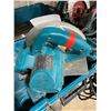 Image 2 : MAKITA ELECTRIC CIRCULAR SAW IN HARD TRANSPORT CASE WITH ASSORTED SAW BLADES