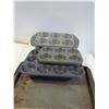 Image 1 : 5 Muffin Tins