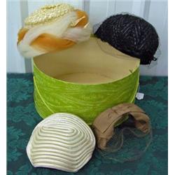 Macy's Little Shop Hat Box With 4 Vintage Hats