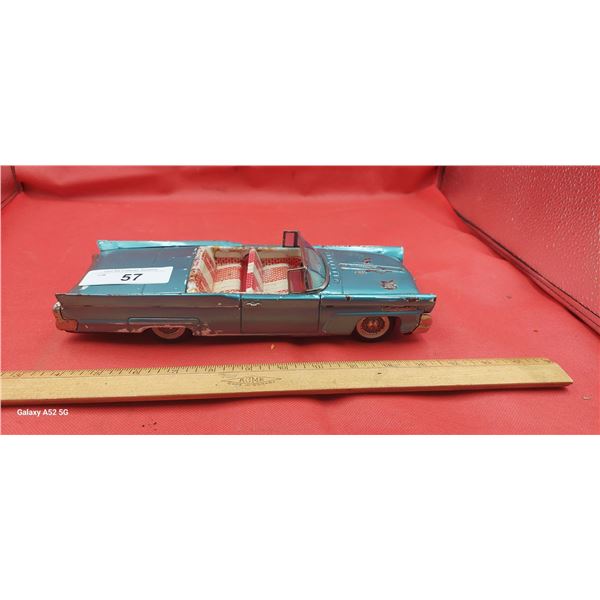 60s Japanese tin toy Lincoln Continental, great patina 11"