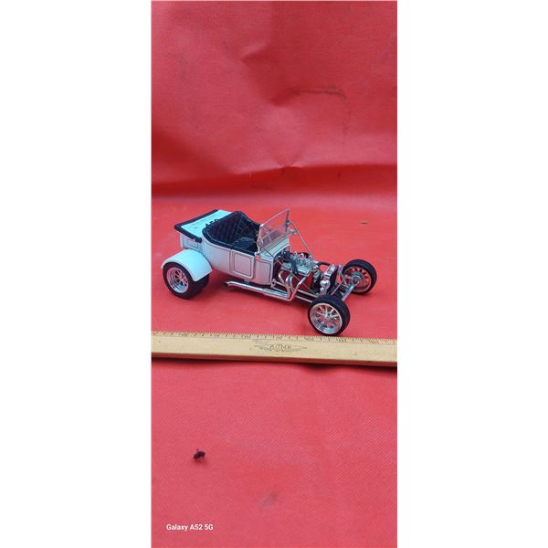 Die cast T Bucket hot rod 7"