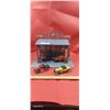 Image 1 : Tin retro garage with 4 die cast vehicles