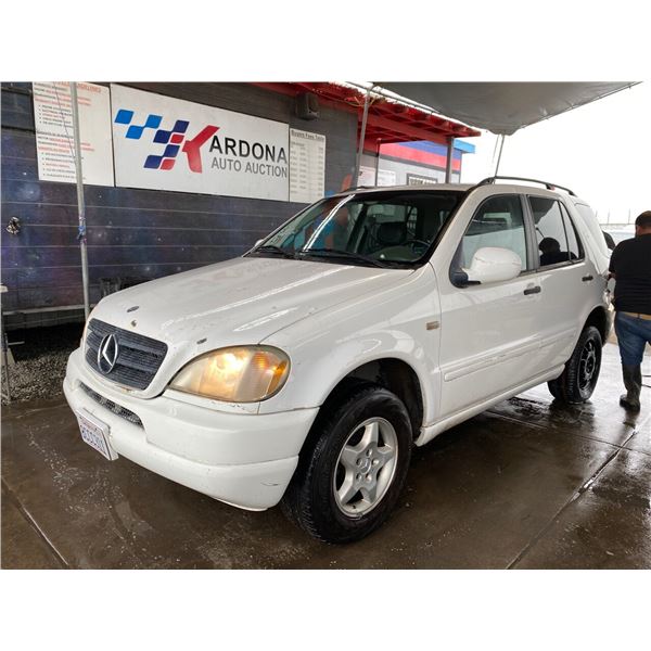 2000 MERCEDES-BENZ M-CLASS