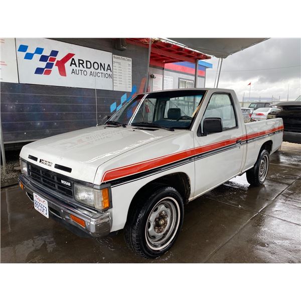 1989 NISSAN TRUCK